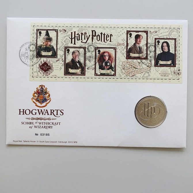 2018 Harry Potter School of Witchcraft Medal Cover - Royal Mail PNC First Day Cover