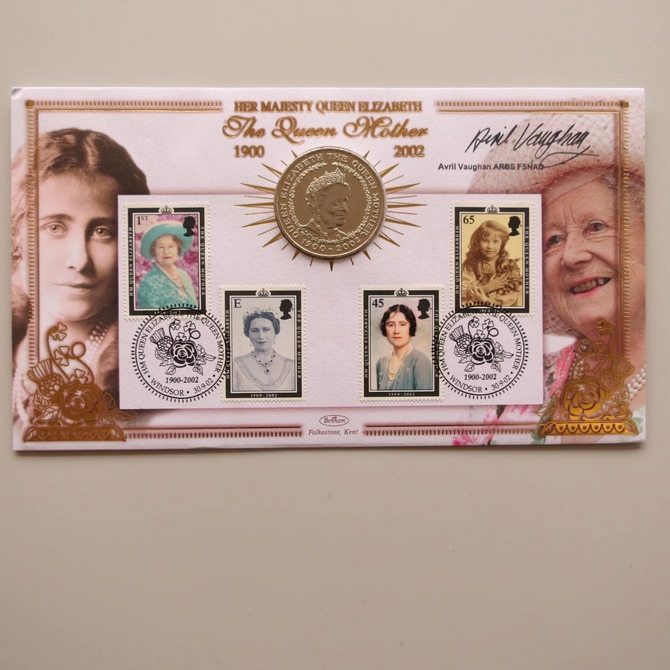 2002 Queen Elizabeth The Queen Mother 5 Pounds Coin Cover - Benham First Day Cover - Signed